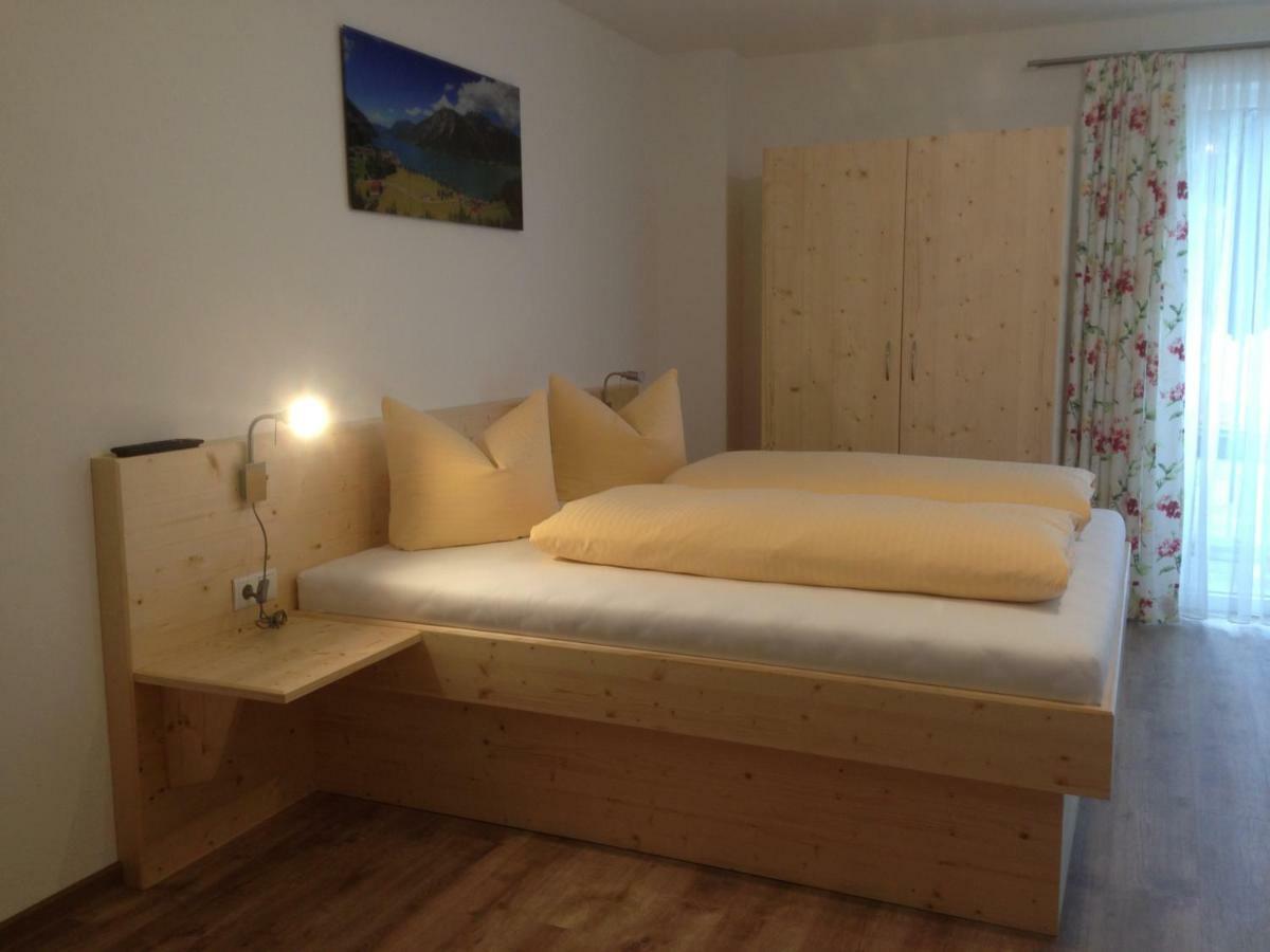 Ferienwohnungen Karwendel Camping Maurach  Dış mekan fotoğraf